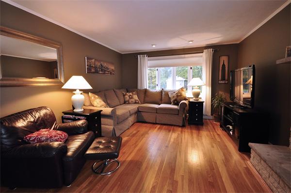11 Hansom Road Andover, MA 01810 - Photo 3 of 21 Gallery Image 3