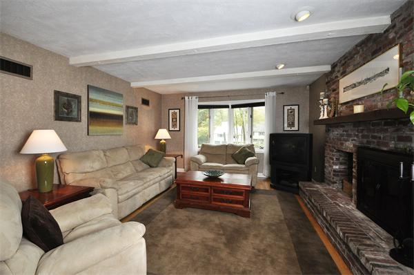 11 Hansom Road Andover, MA 01810 - Photo 5 of 21 Gallery Image 5