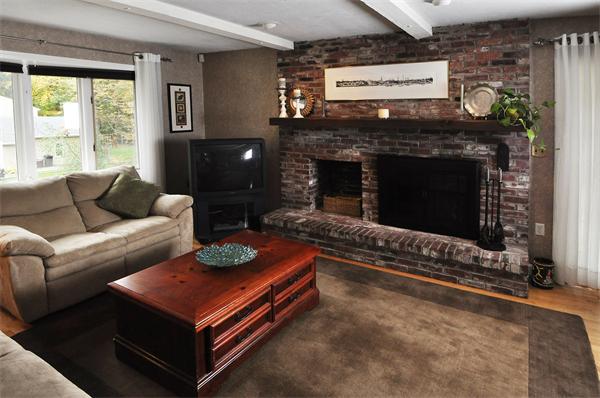11 Hansom Road Andover, MA 01810 - Photo 8 of 21 Gallery Image 8