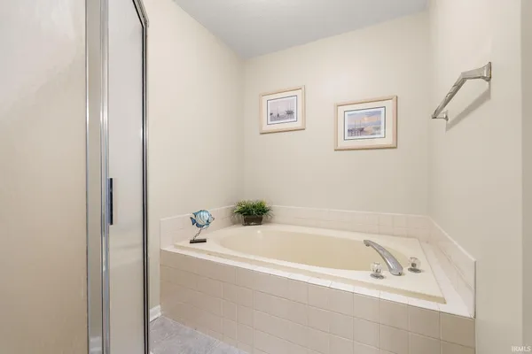$294,960 | 8907 Goshawk Lane, Fort Wayne, IN 46825