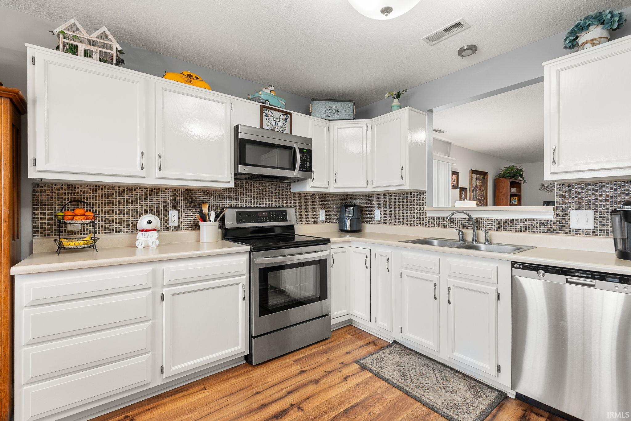 8907 Goshawk Lane Fort Wayne, IN 46825 - Photo 6 of 28