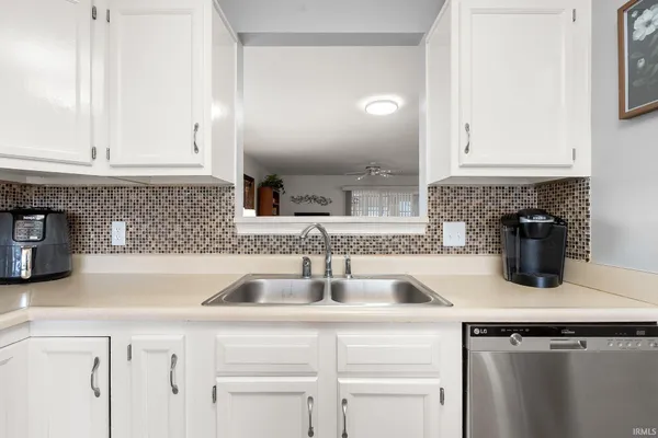 $294,960 | 8907 Goshawk Lane, Fort Wayne, IN 46825