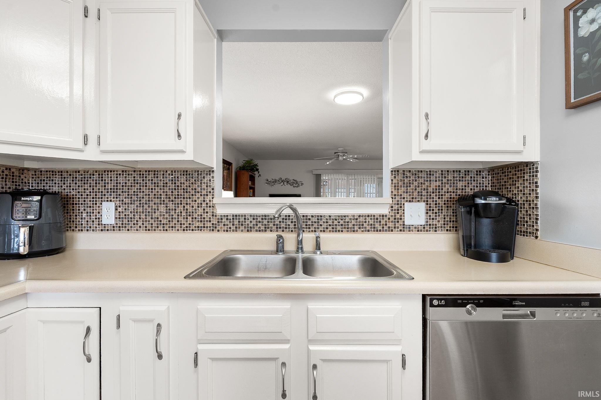 8907 Goshawk Lane Fort Wayne, IN 46825 - Photo 7 of 28