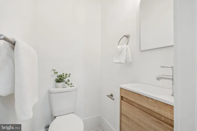 a view of entryway and hall