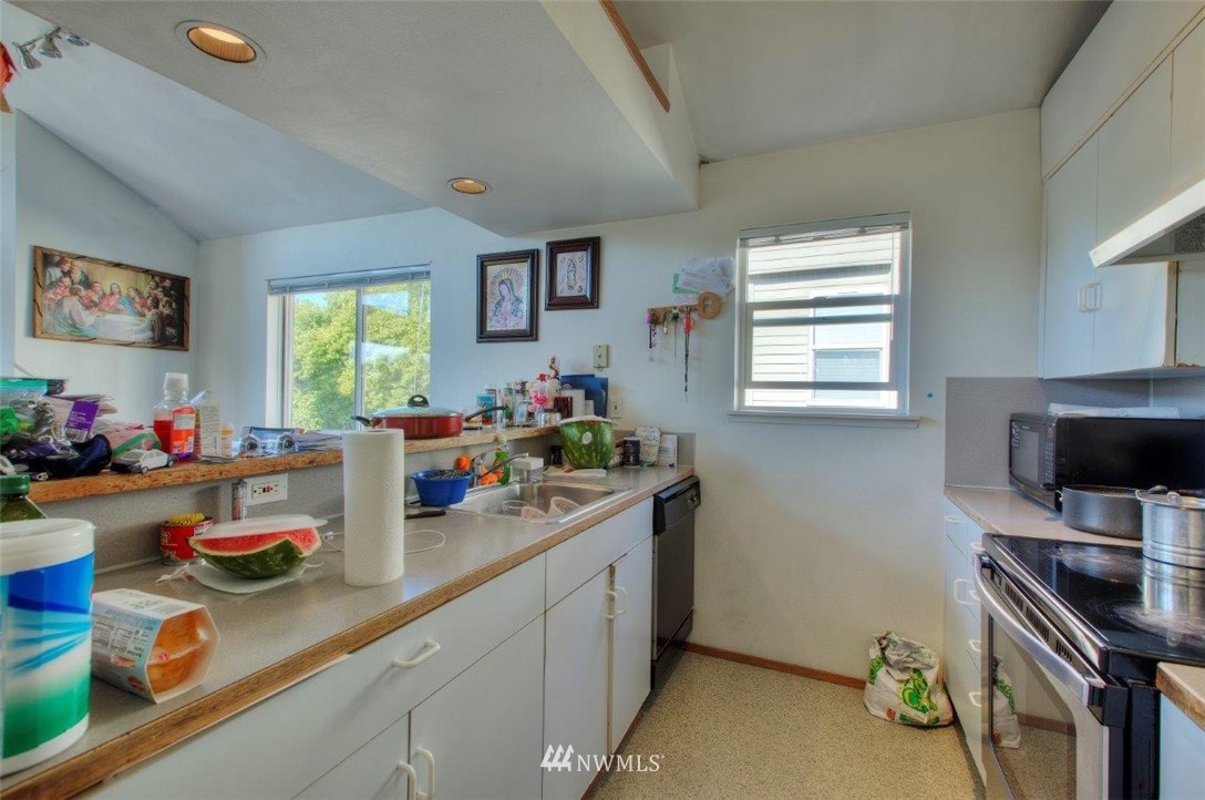2016 South Main Street Seattle, WA 98144 - Photo 7 of 14 Gallery Image 7
