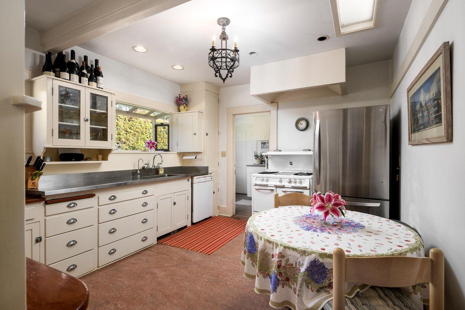 110 San Ysidro Road Santa Barbara, CA 93108 - Photo 7 of 15 Kitchen