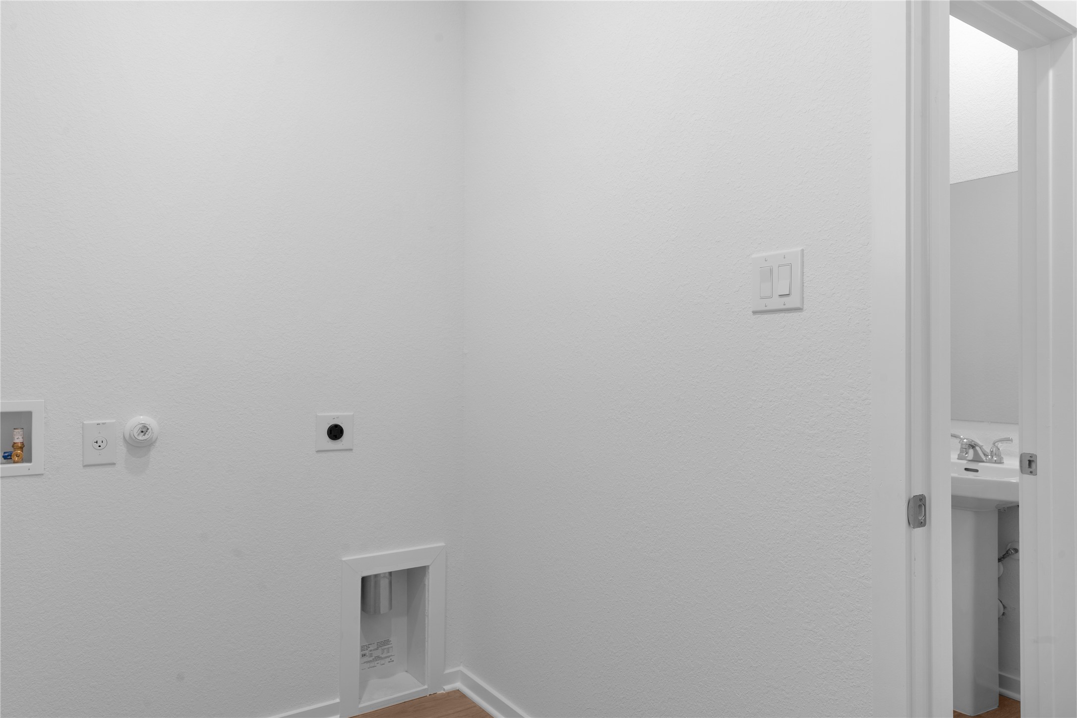 25612 Wheat Seed Lane Elgin, TX 78621 - Photo 10 of 26 a view of a hallway