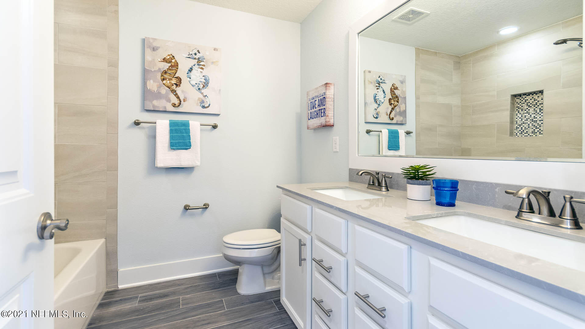 705 Amberjack Lane Atlantic Beach, FL 32233 - Photo 23 of 40 023_Guest Bathroom