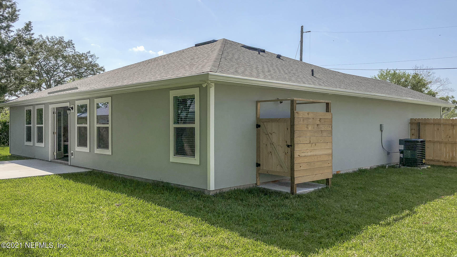 705 Amberjack Lane Atlantic Beach, FL 32233 - Photo 25 of 40 025_Outdoor Shower