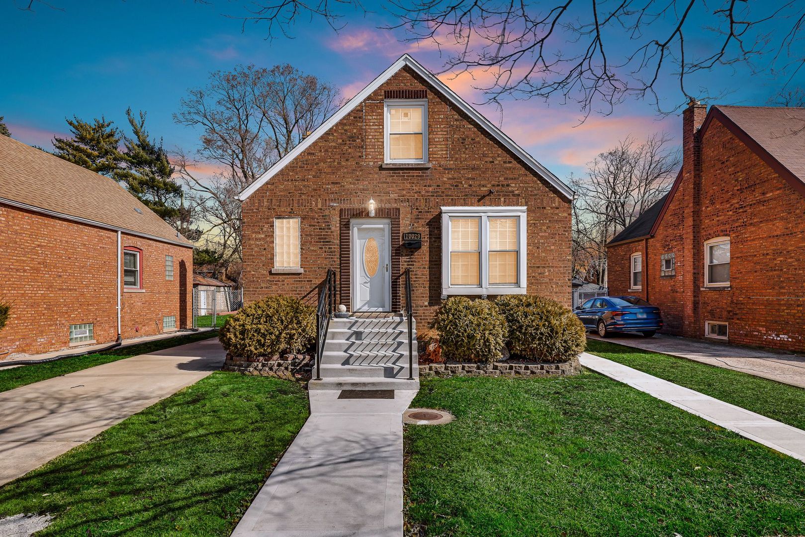 10029 South Crandon Ave