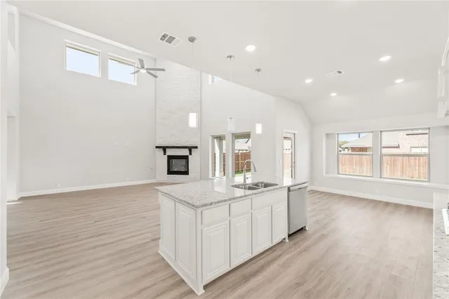 $595,000 | 409 Atlas Cedar Drive, Glenn Heights, TX 75154