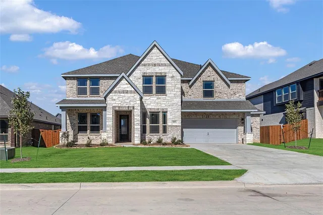 $595,000 | 409 Atlas Cedar Drive, Glenn Heights, TX 75154