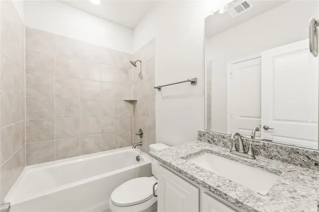 $595,000 | 409 Atlas Cedar Drive, Glenn Heights, TX 75154