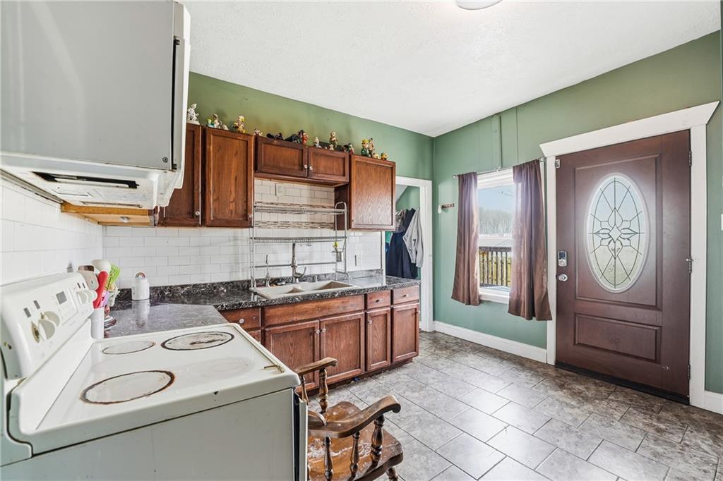 7185 West Market Street Mercer, PA 16137 - Photo 2 of 13