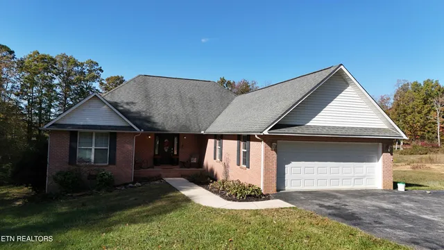 $350,000 | 1050 Jane Phillips Road, Oneida, TN 37841