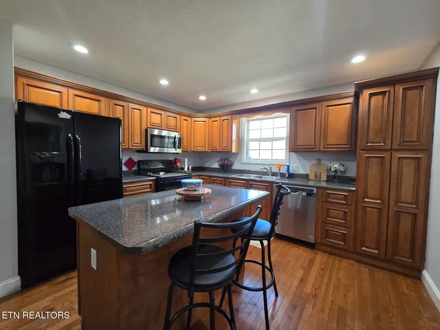 $350,000 | 1050 Jane Phillips Road, Oneida, TN 37841