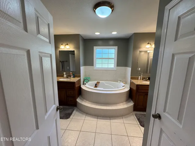 $350,000 | 1050 Jane Phillips Road, Oneida, TN 37841