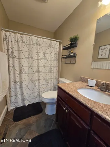 $350,000 | 1050 Jane Phillips Road, Oneida, TN 37841