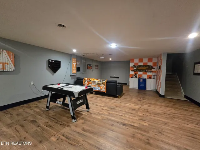 $350,000 | 1050 Jane Phillips Road, Oneida, TN 37841