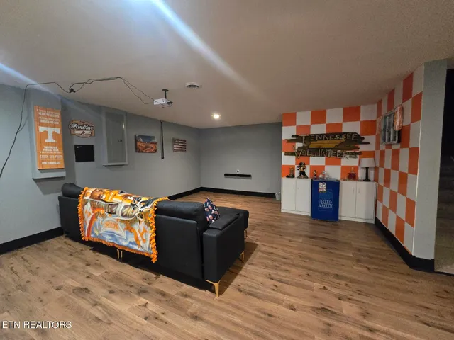 $350,000 | 1050 Jane Phillips Road, Oneida, TN 37841