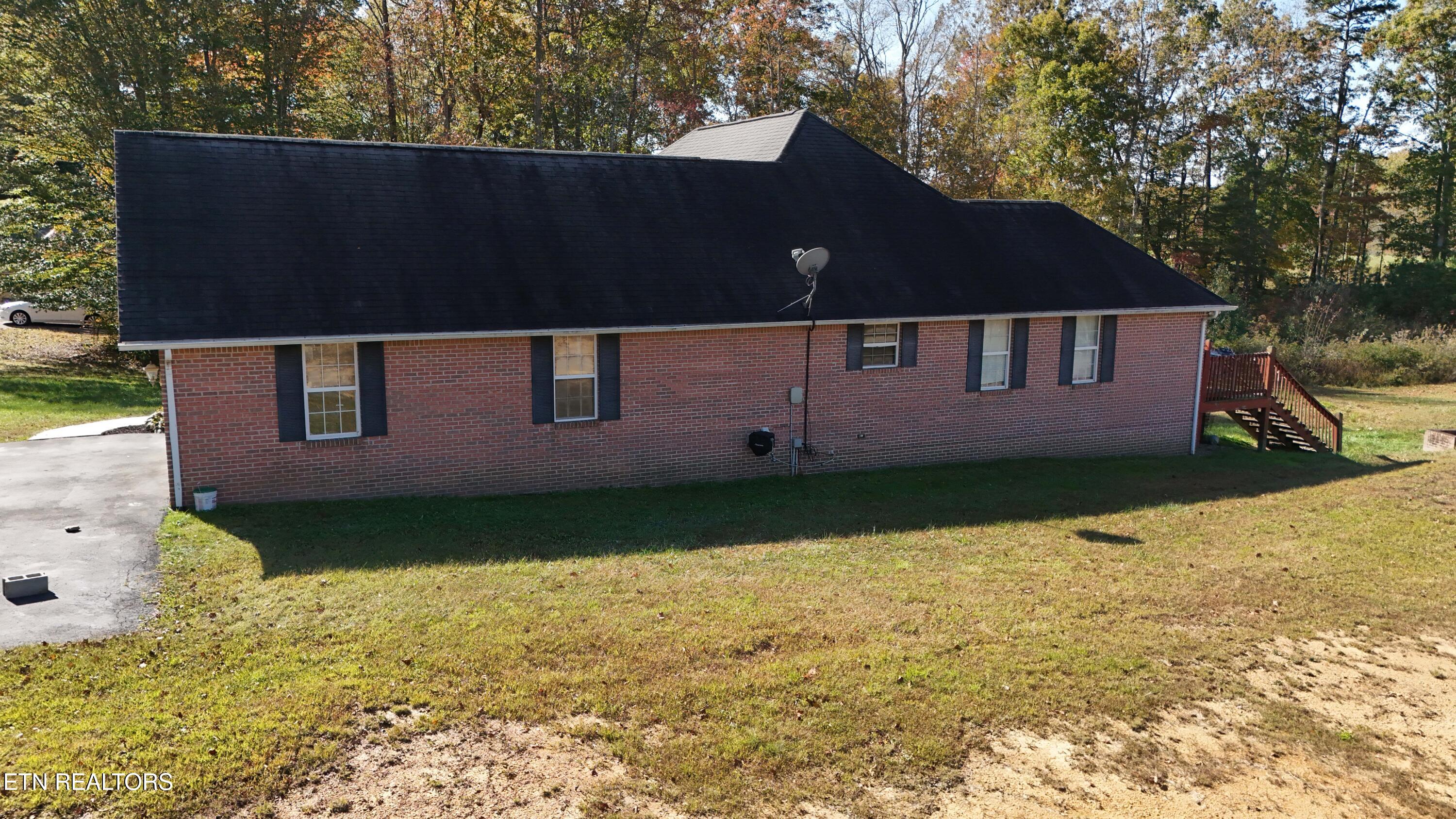1050 Jane Phillips Road Oneida, TN 37841 - Photo 7 of 45 44