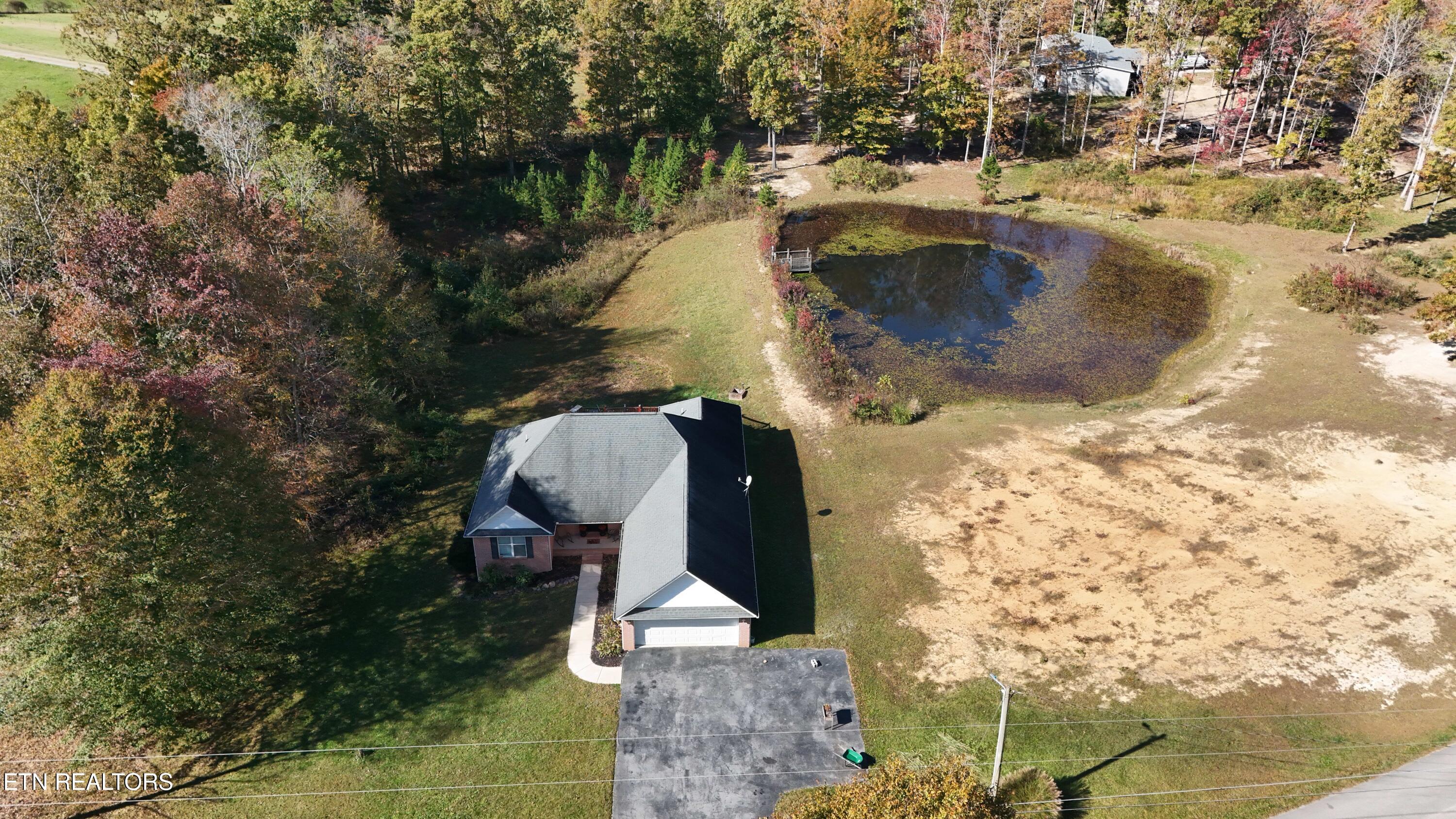 1050 Jane Phillips Road Oneida, TN 37841 - Photo 9 of 45 100