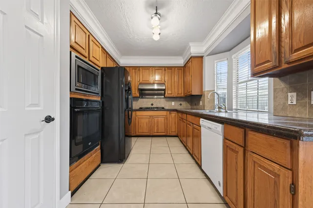 $2,500 | 7814 Millbrook Drive, Houston, TX 77095