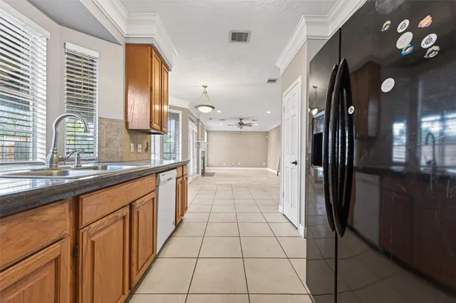 $2,500 | 7814 Millbrook Drive, Houston, TX 77095