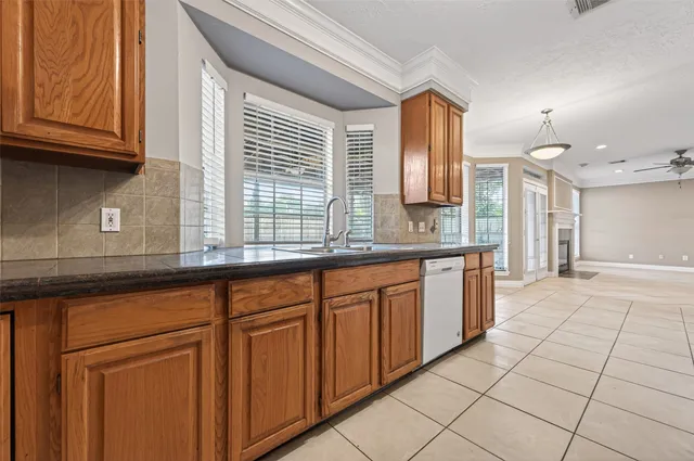 $2,500 | 7814 Millbrook Drive, Houston, TX 77095