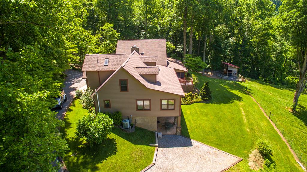 2899 Gribble Edwards Road Hayesville, NC 28904 - Photo 11 of 65 Gallery Image 11