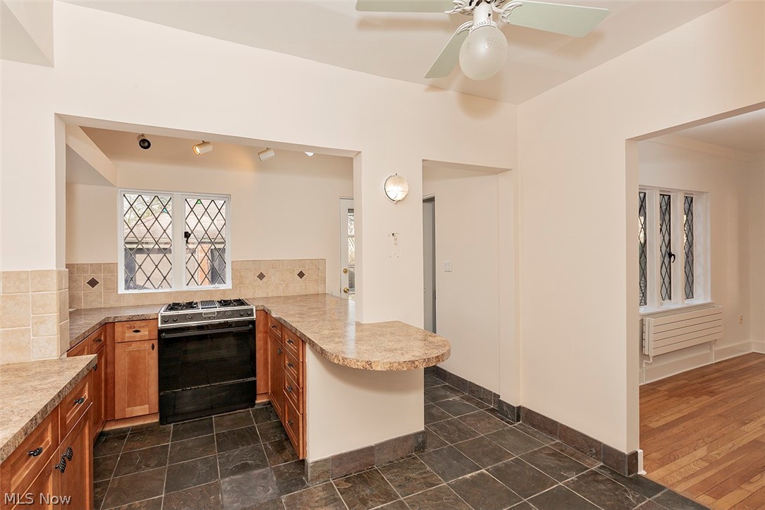3286 Stockholm Road Cleveland, OH 44120 - Photo 11 of 30