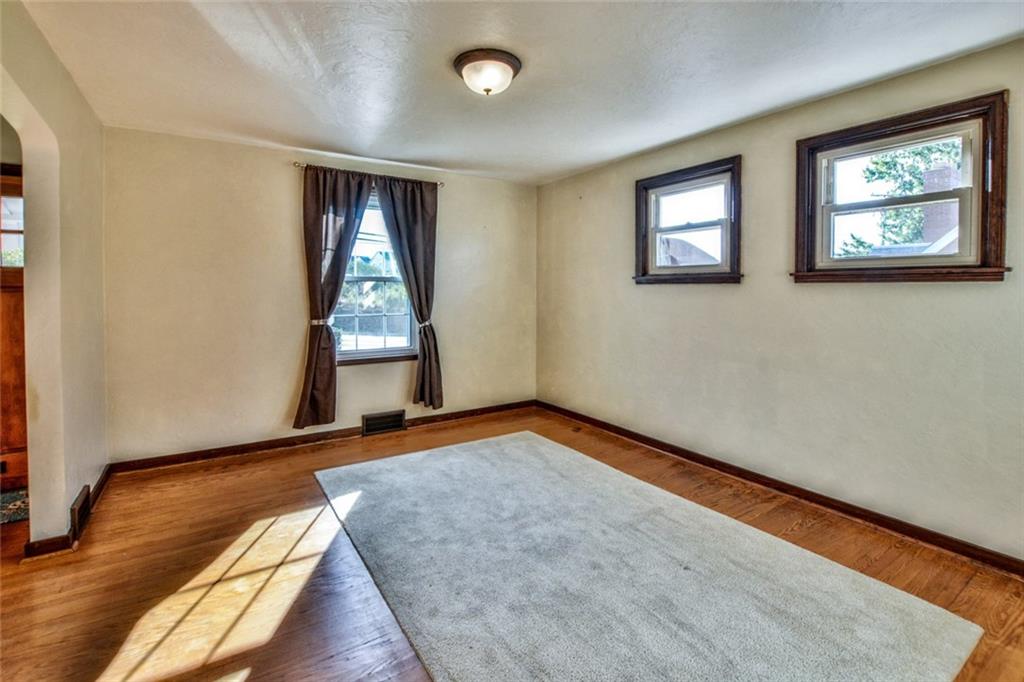 125 Gass Road Pittsburgh, PA 15229 - Photo 8 of 19 Gracious dining room!
