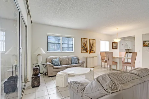$209,000 | 13455 Southwest 16th Court, Unit 114F, Pembroke Pines, FL 33027