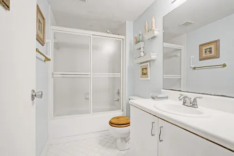 $209,000 | 13455 Southwest 16th Court, Unit 114F, Pembroke Pines, FL 33027