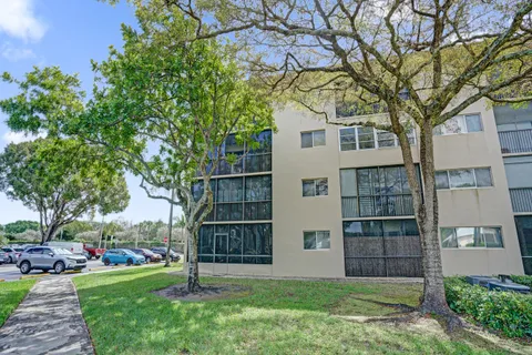 $209,000 | 13455 Southwest 16th Court, Unit 114F, Pembroke Pines, FL 33027