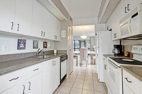 $209,000 | 13455 Southwest 16th Court, Unit 114F, Pembroke Pines, FL 33027