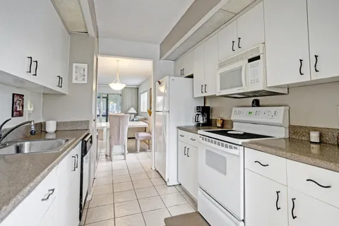 $209,000 | 13455 Southwest 16th Court, Unit 114F, Pembroke Pines, FL 33027