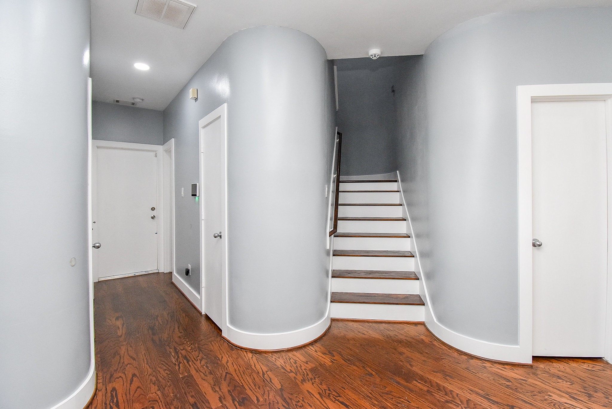 3720 Link Valley Houston, TX 77025 - Photo 14 of 25 a view of a room with wooden floor and white walls