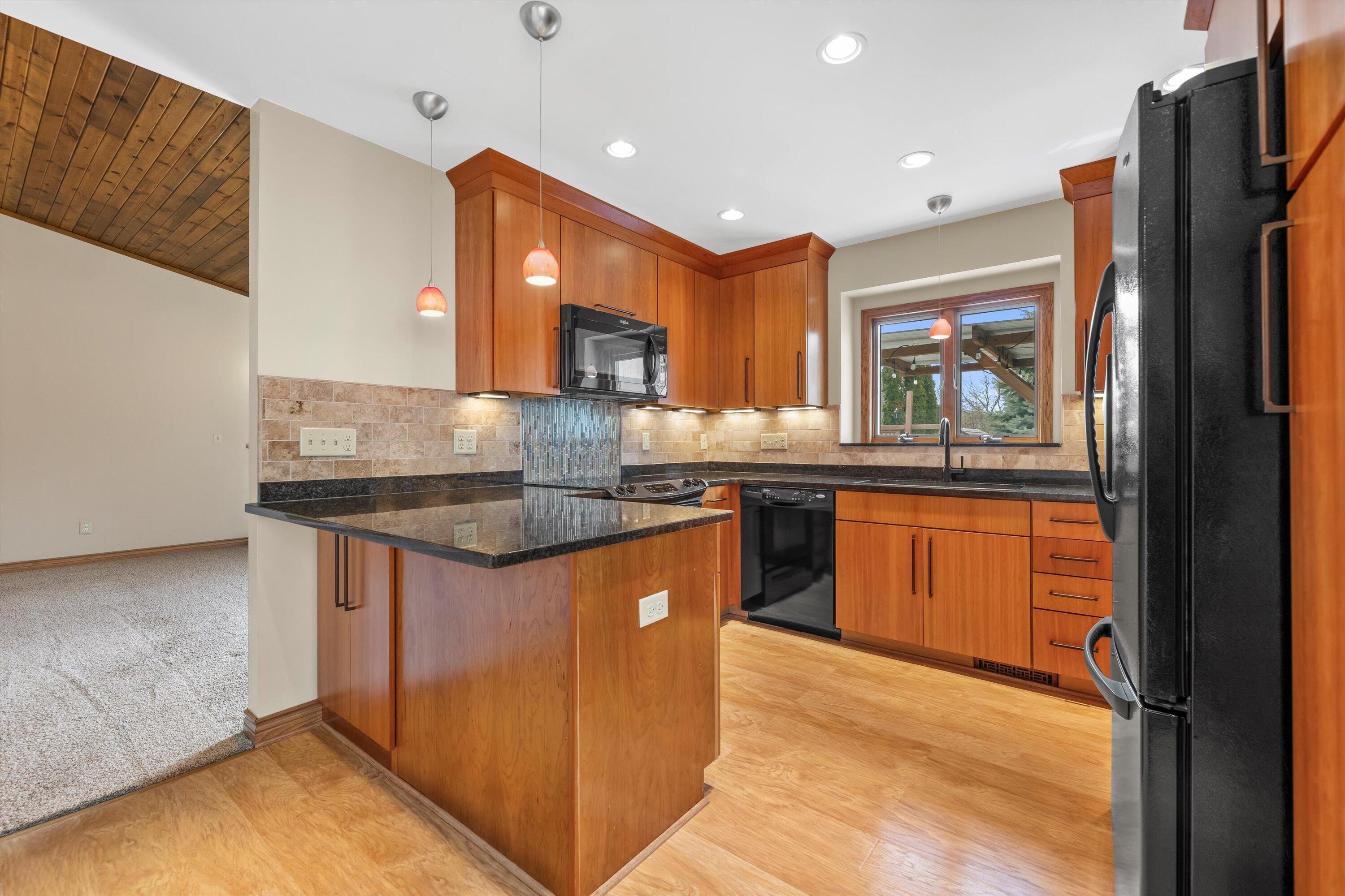 N78W15339 Haymeadow Road Menomonee Falls, WI 53051 - Photo 11 of 50 Updated Kitchen