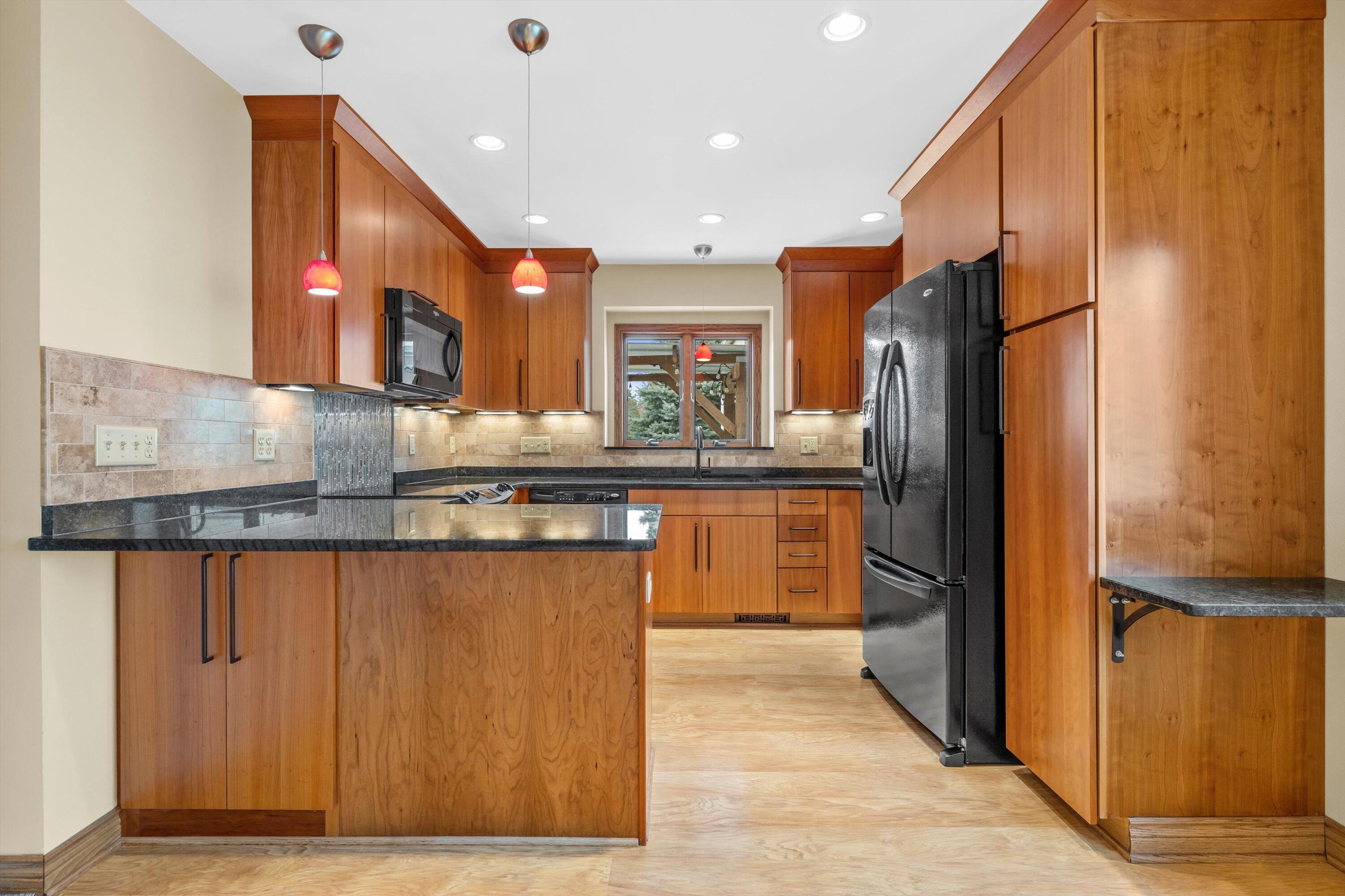 N78W15339 Haymeadow Road Menomonee Falls, WI 53051 - Photo 15 of 50 Thick Laminate Flooring