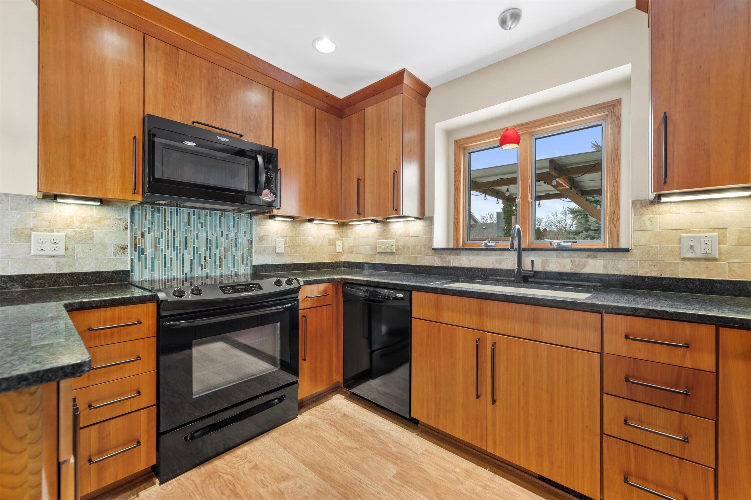 N78W15339 Haymeadow Road Menomonee Falls, WI 53051 - Photo 16 of 50 Appliances Included