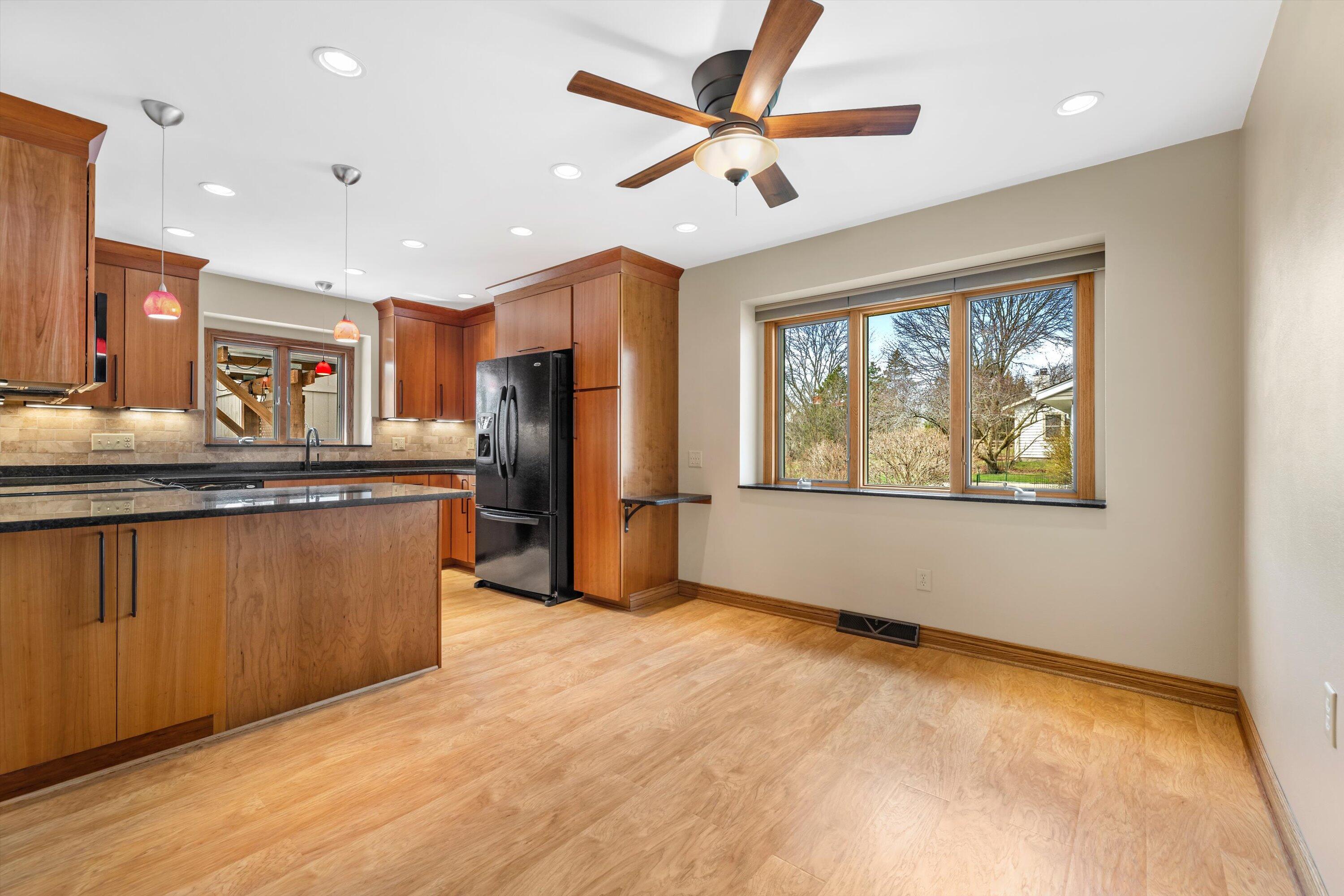N78W15339 Haymeadow Road Menomonee Falls, WI 53051 - Photo 17 of 50 Dining Space