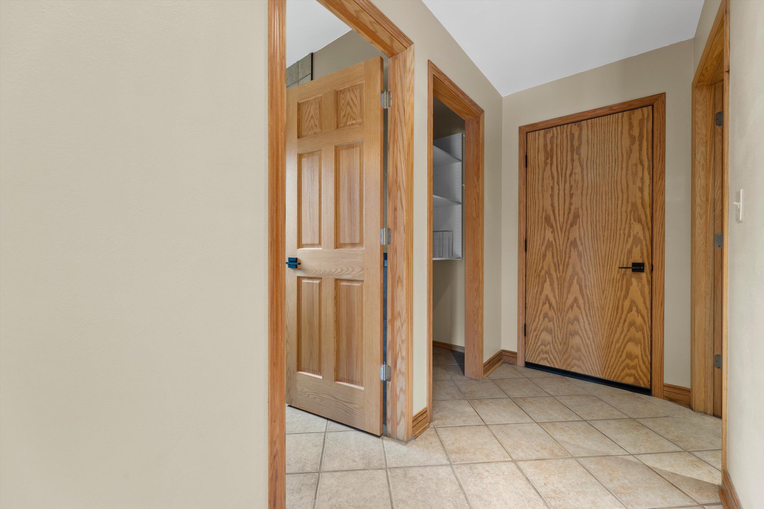 N78W15339 Haymeadow Road Menomonee Falls, WI 53051 - Photo 18 of 50 Garage Entryway