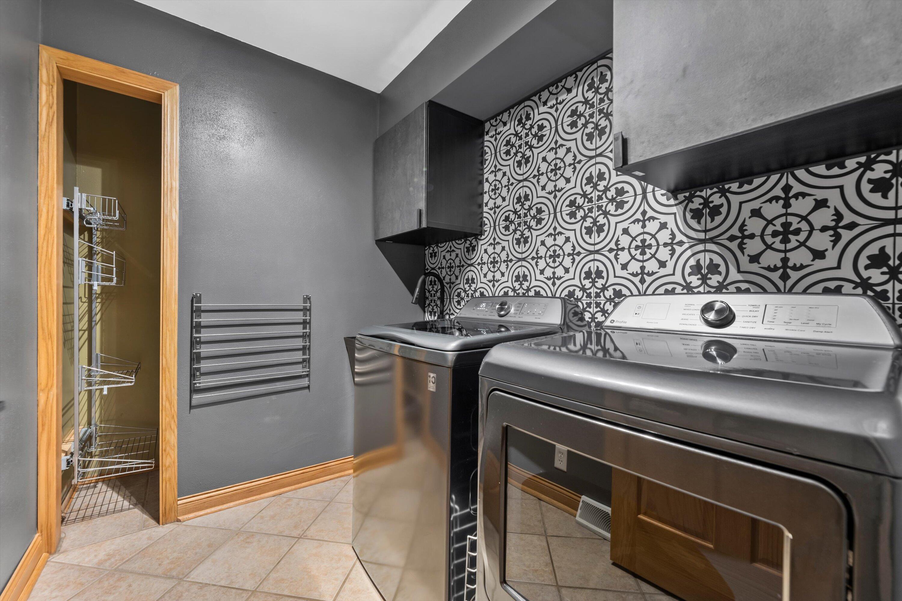 N78W15339 Haymeadow Road Menomonee Falls, WI 53051 - Photo 19 of 50 Main Floor Laundry Room