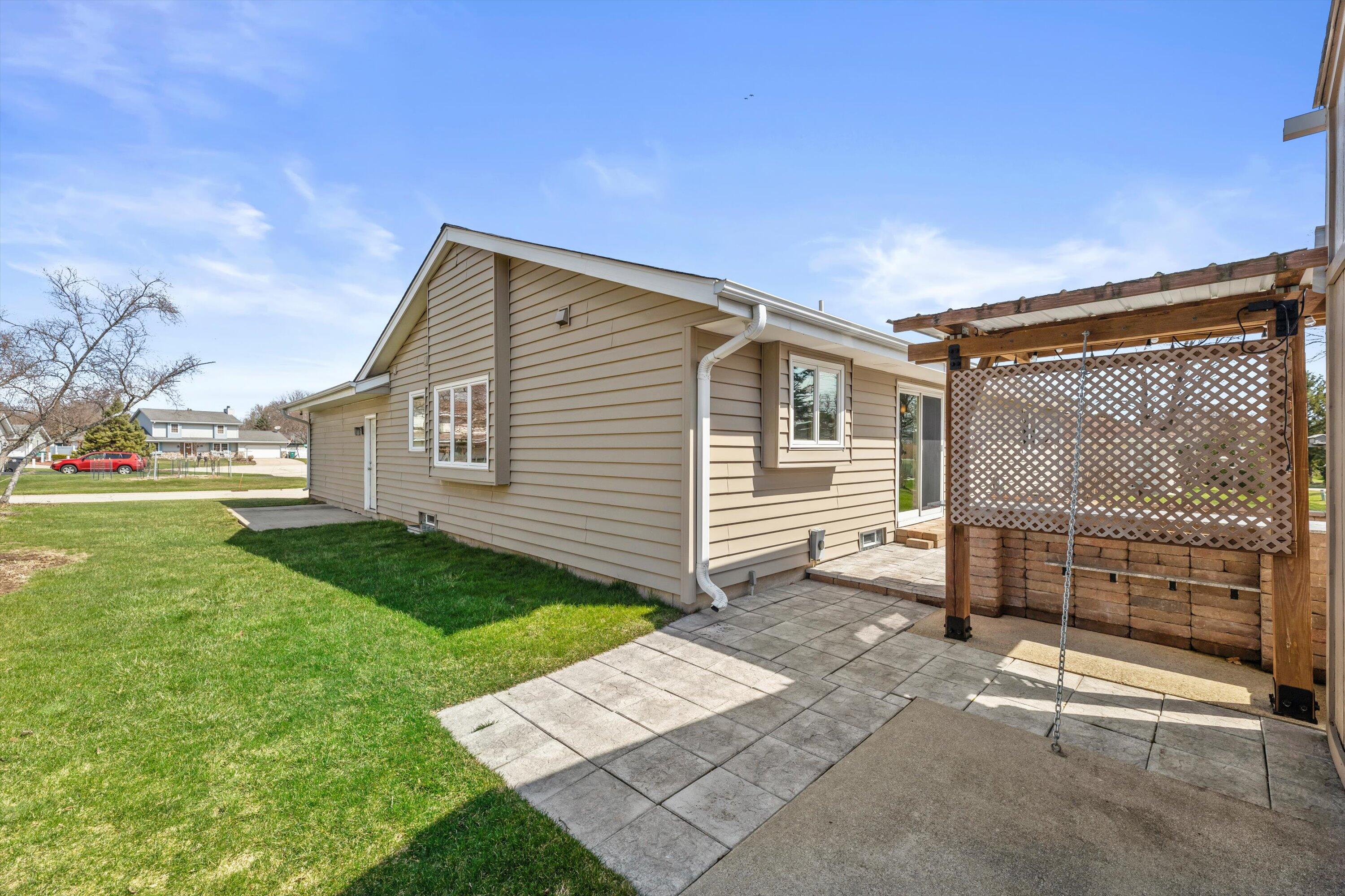 N78W15339 Haymeadow Road Menomonee Falls, WI 53051 - Photo 42 of 50 Stamped Patio