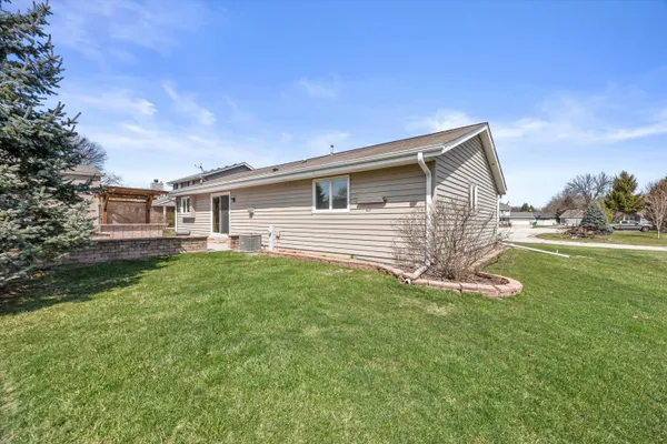 $479,900 | N78W15339 Haymeadow Road, Menomonee Falls, WI 53051