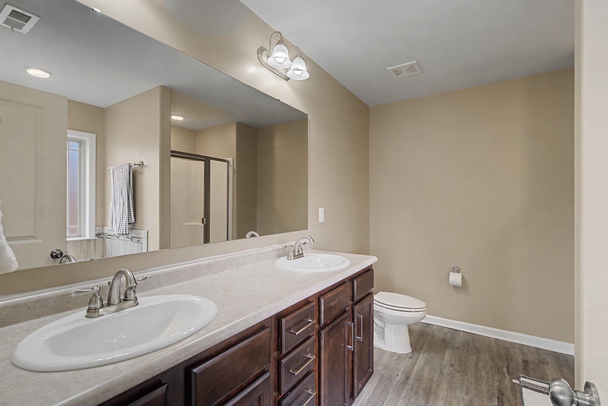 225 Masters Way Fayetteville, TN 37334 - Photo 19 of 31 a bathroom with a sink and a mirror