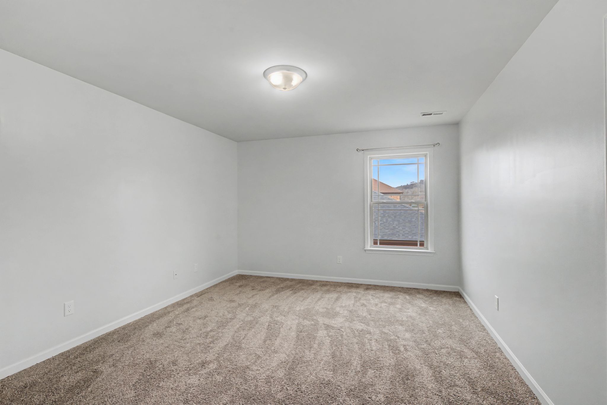 225 Masters Way Fayetteville, TN 37334 - Photo 20 of 31 an empty room with a window