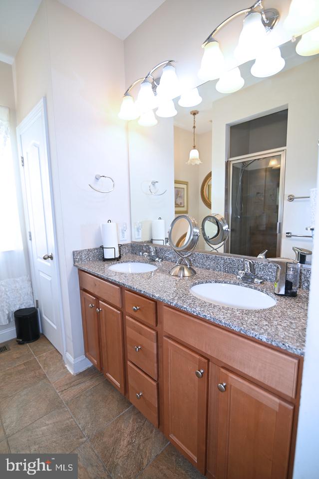 12101 Deka Road Clinton, MD 20735 - Photo 23 of 52 MASTER BATH
