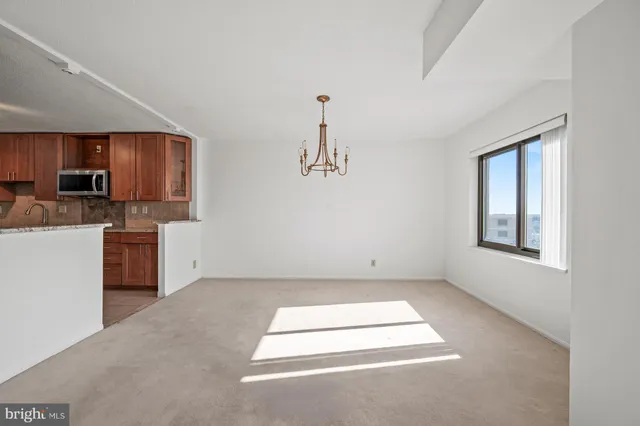 $2,700 | 307 Yoakum Parkway, Unit 1808, Alexandria, VA 22304